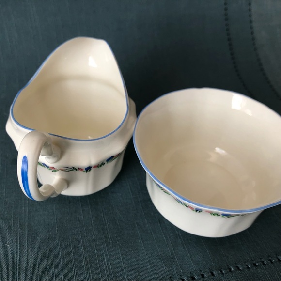 💜 3/$15 Vintage Adderley cream & sugar set - Picture 6 of 9